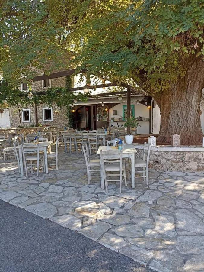 Lovely Studio In Strinilas With Its Own Pool Exterior photo