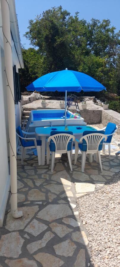 Lovely Studio In Strinilas With Its Own Pool Exterior photo