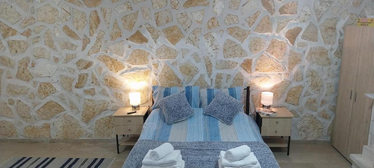 Lovely Studio In Strinilas With Its Own Pool Exterior photo
