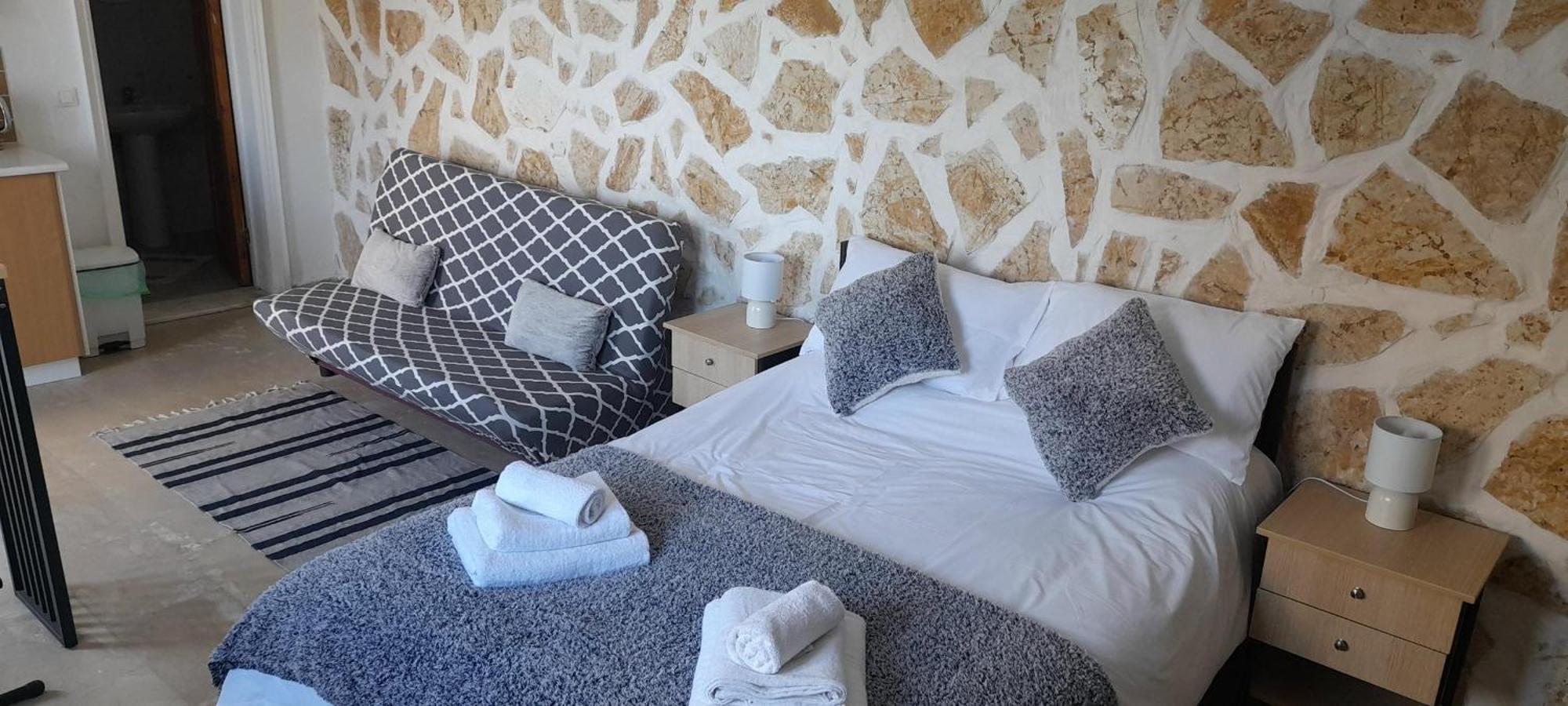 Lovely Studio In Strinilas With Its Own Pool Exterior photo